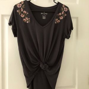 American Eagle t shirt